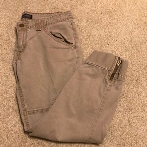 Levi Khaki ankle length Jeans